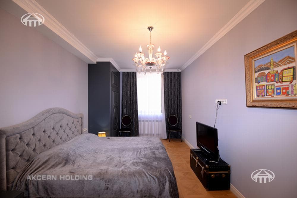 Apartment · 4 rooms · 176 m² · Kentron