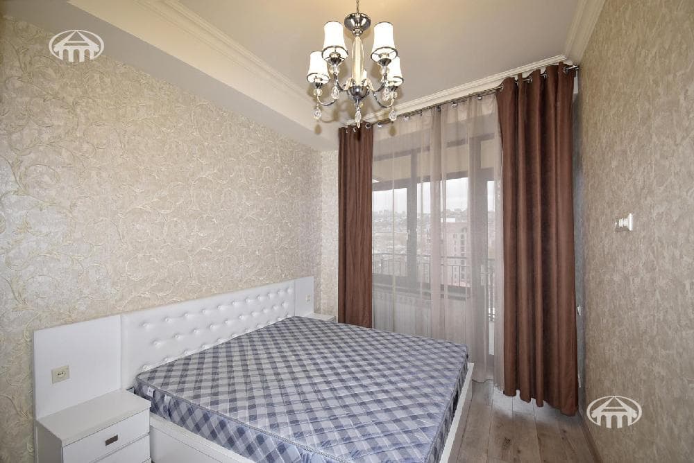 Բնակարան · 3 սեն. · 90 մ² · Կենտրոն
