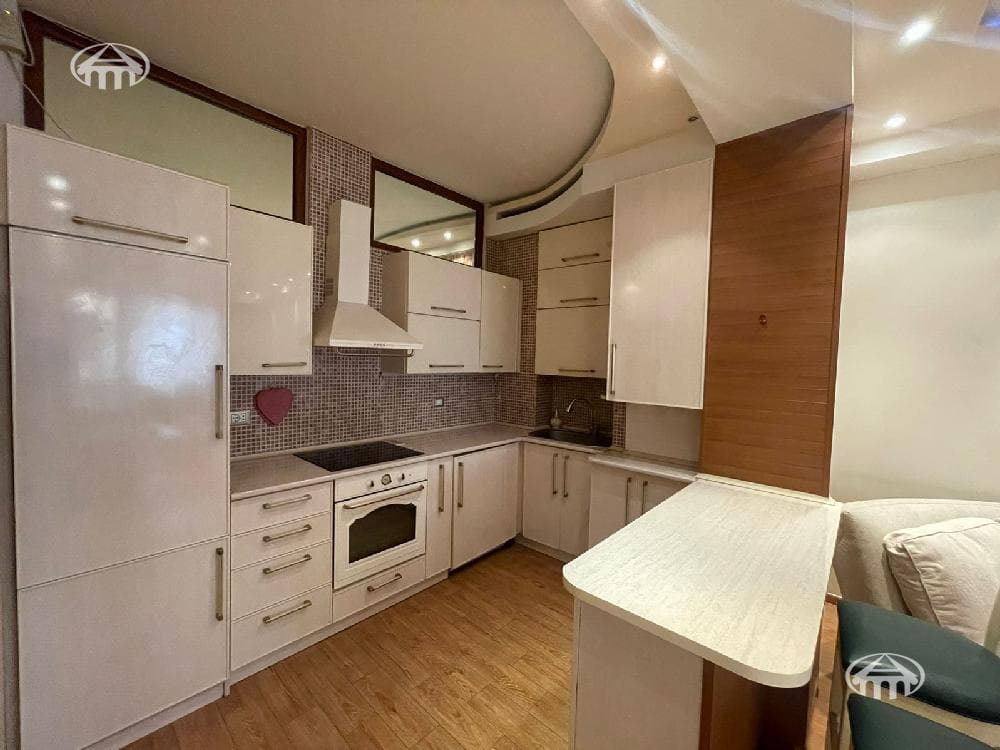 Квартира · 2 комн. · 87 м² · Кентрон