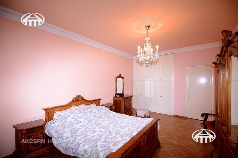 Mansion · 9 rooms · 605 m² · Nork-Marash