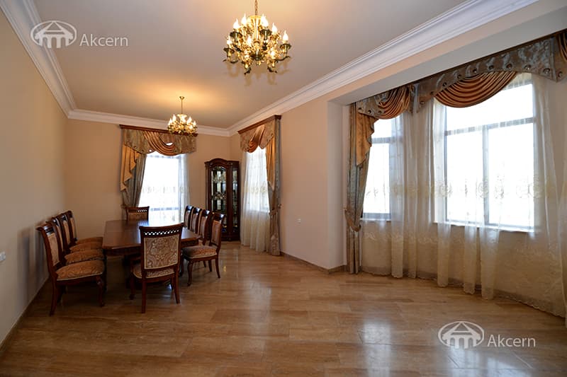 Առանձնատուն · 5 սեն. · 320 մ² · Նորք-Մարաշ