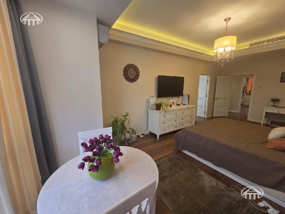Apartment · 4 rooms · 157 m² · Arabkir