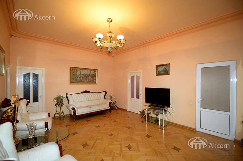 Квартира · 3 комн. · 127 м² · Кентрон