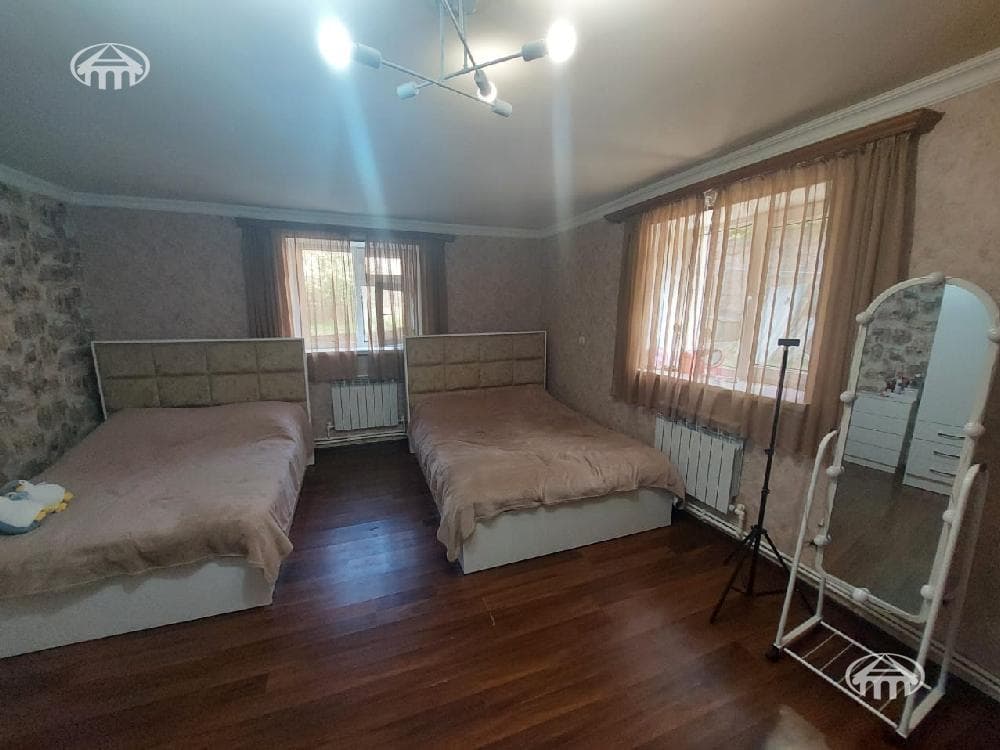 Առանձնատուն · 7 սեն. · 220 մ² · Ջրվեժ