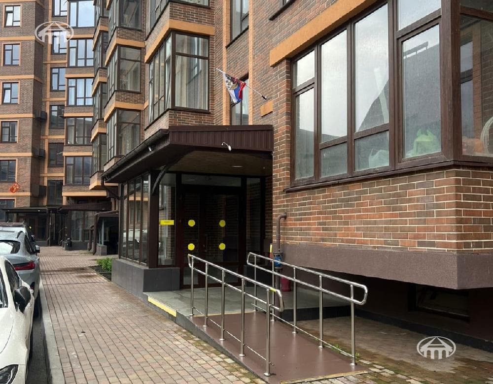Квартира · 4 комн. · 142 м² · Кентрон