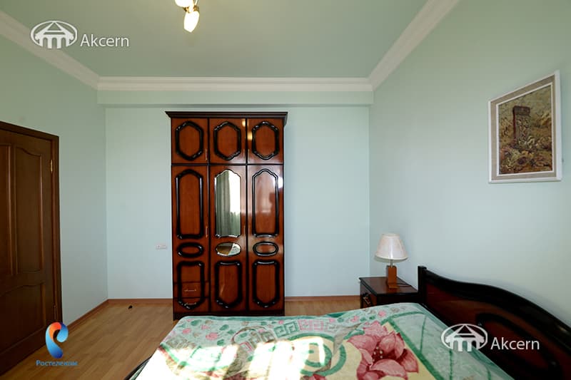 House · 3 rooms · 90 m² · Kentron