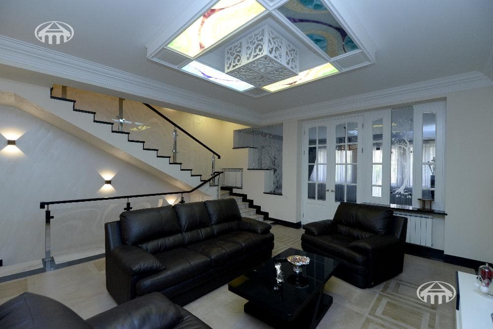 Mansion · 5 rooms · 600 m² · Arabkir