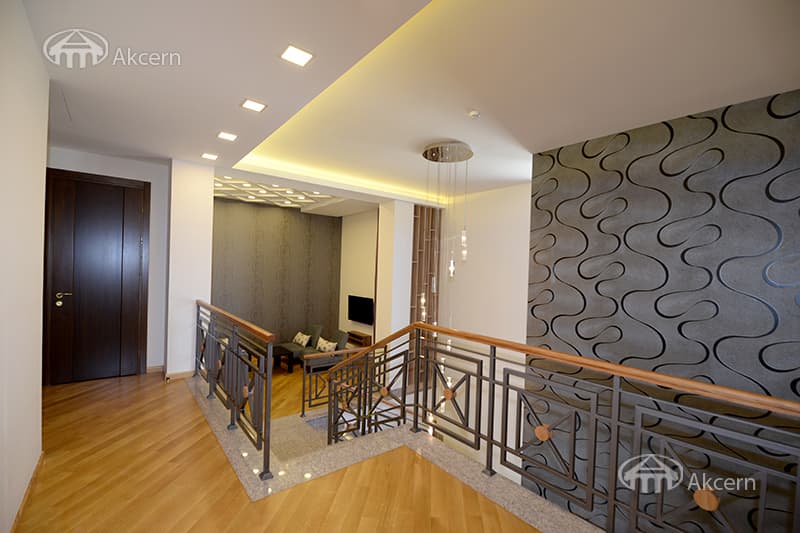 House · 5 rooms · 500 m² · Ajapnyak