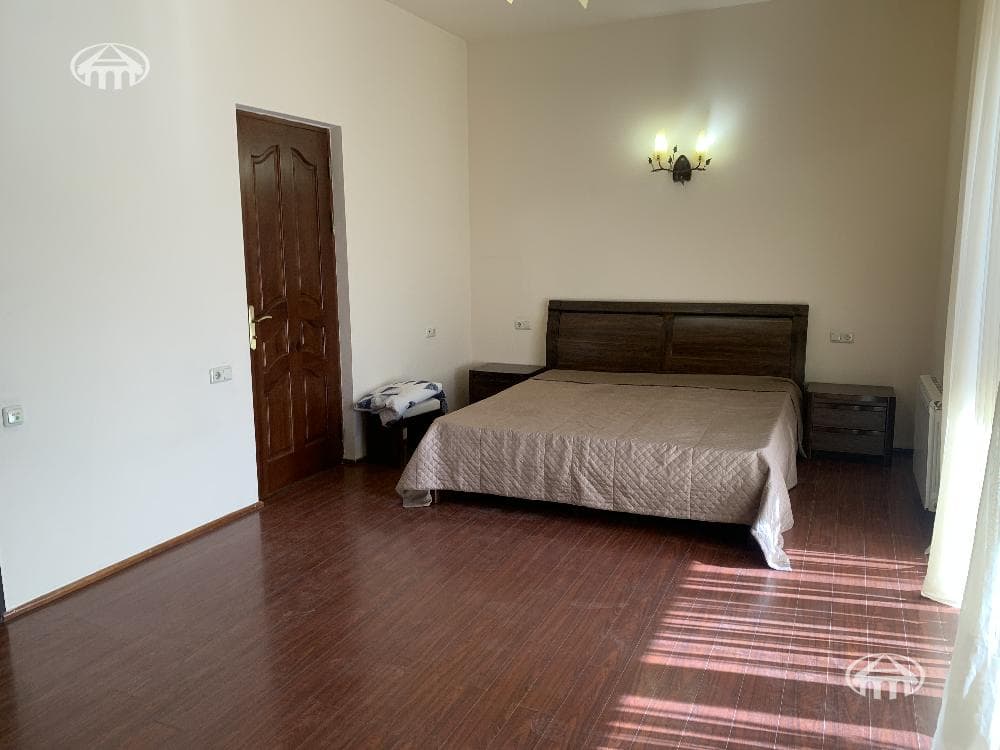 Առանձնատուն · 7 սեն. · 630 մ² · Կենտրոն
