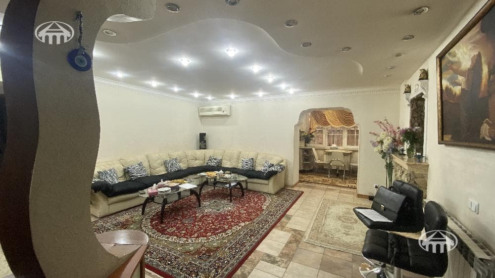Квартира · 5 комн. · 105 м² · Кентрон