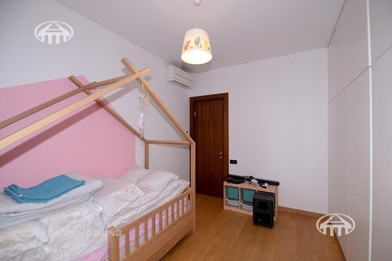 Квартира · 4 комн. · 176 м² · Кентрон