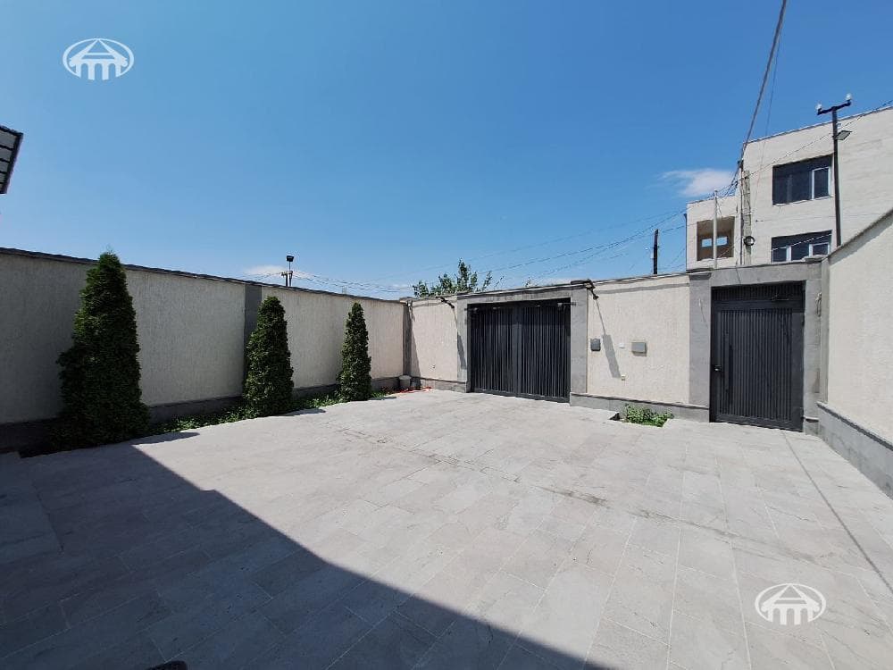 Mansion · 5 rooms · 225 m² · Erebuni