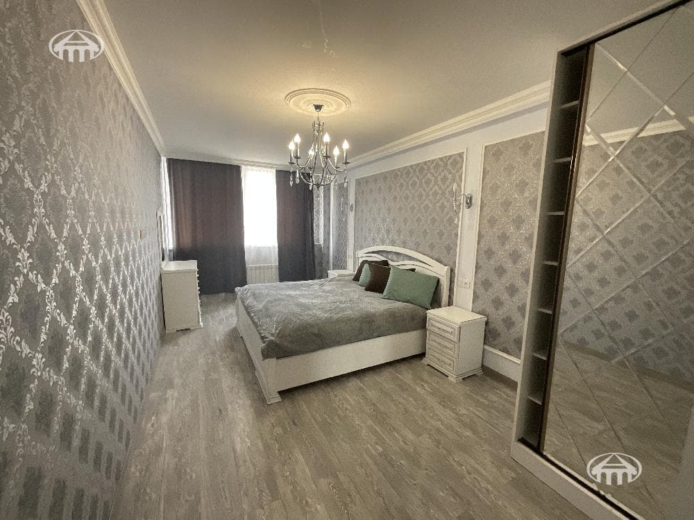 Apartment · 3 rooms · 86 m² · Kentron