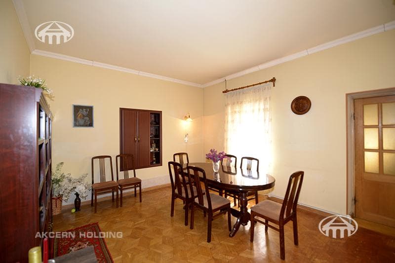 House · 5 rooms · 220 m² · Arabkir