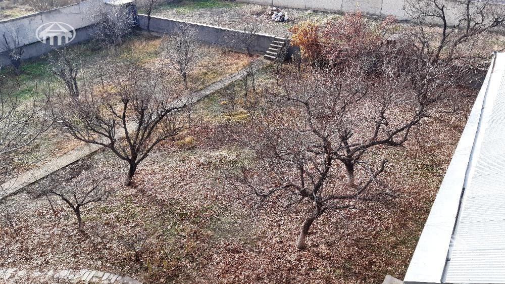 Mansion · 9 rooms · 1,117 m² · Arzni