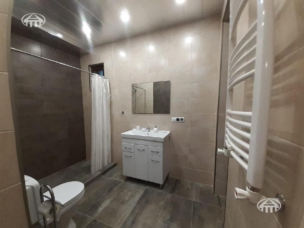 Բնակարան · 4 սեն. · 120 մ² · Կենտրոն