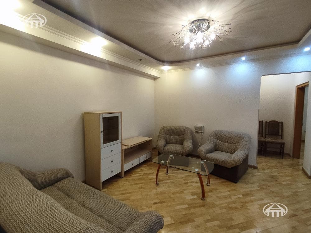 Квартира · 3 комн. · 90 м² · Арабкир