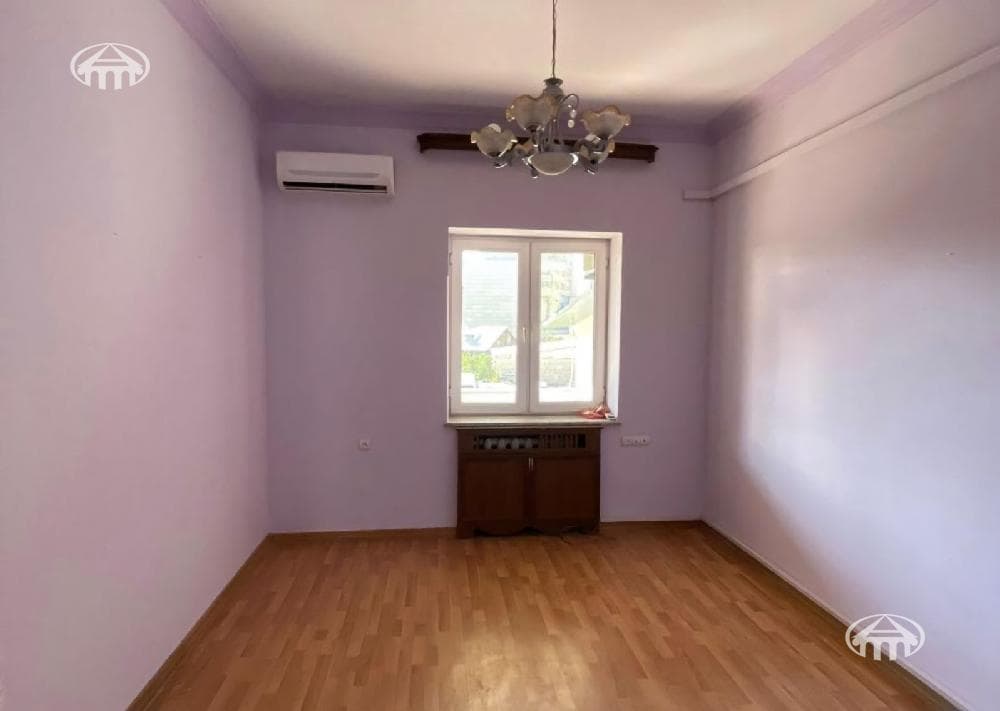 Дом · 6 комн. · 430 м² · Кентрон