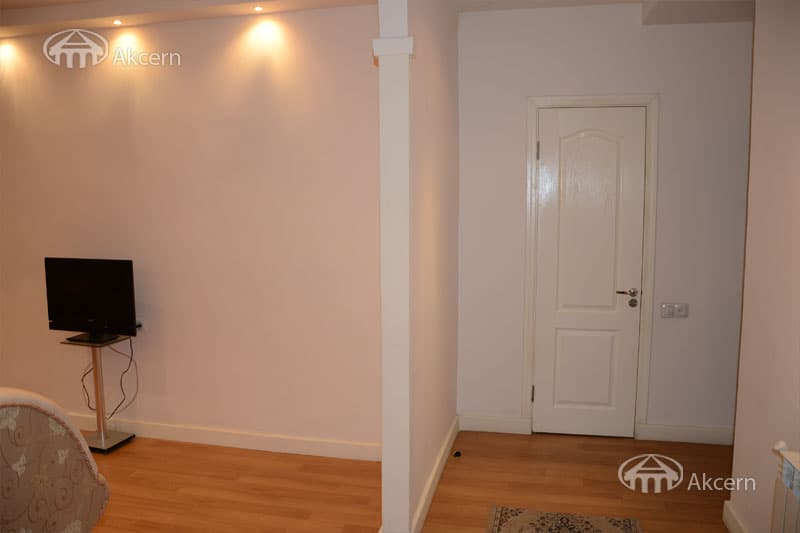 Apartment · 2 rooms · 70 m² · Kentron — photo 14 / 16