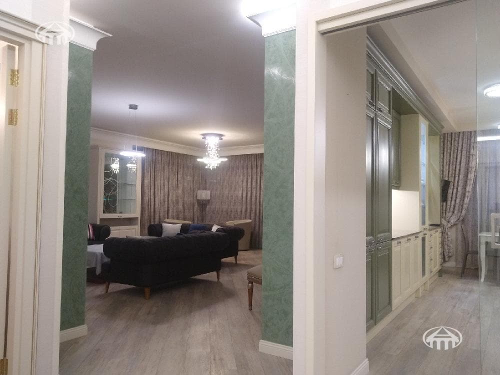 Квартира · 4 комн. · 200 м² · Кентрон