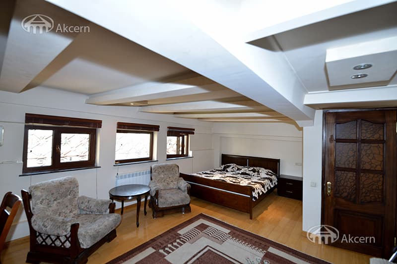 Квартира · 4 комн. · 173 м² · Кентрон