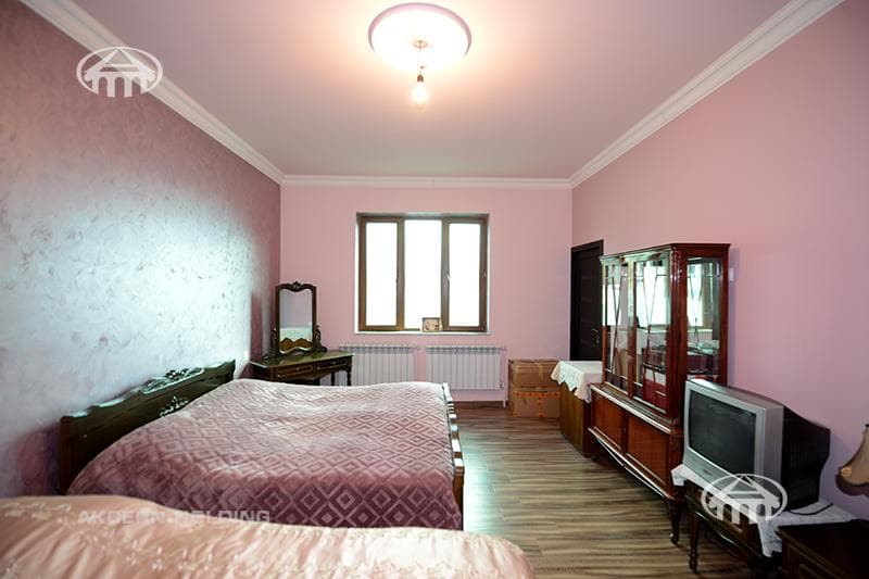 Особняк · 4 комн. · 261 м² · Давташен
