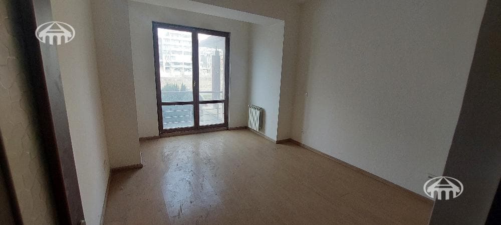 Բնակարան · 4 սեն. · 140 մ² · Կենտրոն