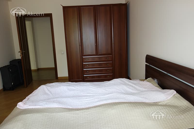 Apartment · 4 rooms · 135 m² · Kentron