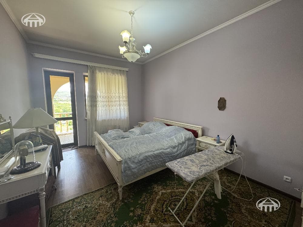 Особняк · 7 комн. · 335 м² · Дзорахпюр