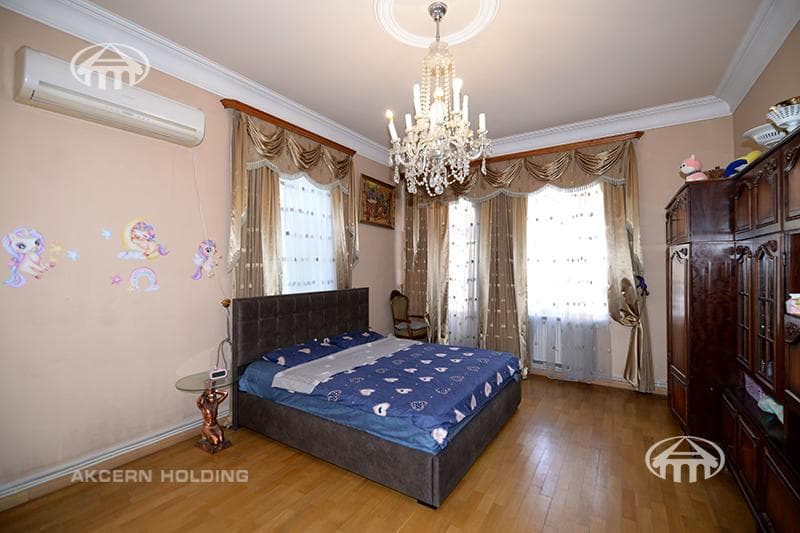 Дом · 7 комн. · 540 м² · Арабкир