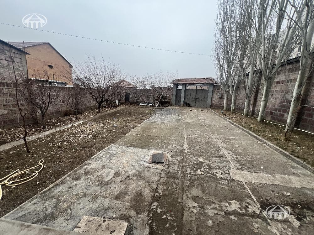 Дом · 5 комн. · 375 м² · Аджапняк
