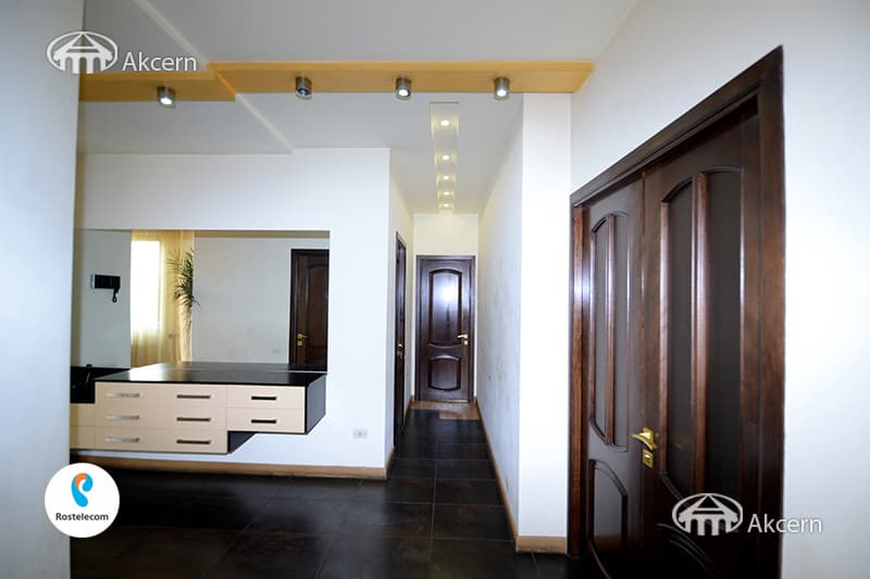 Apartment · 4 rooms · 159 m² · Kentron