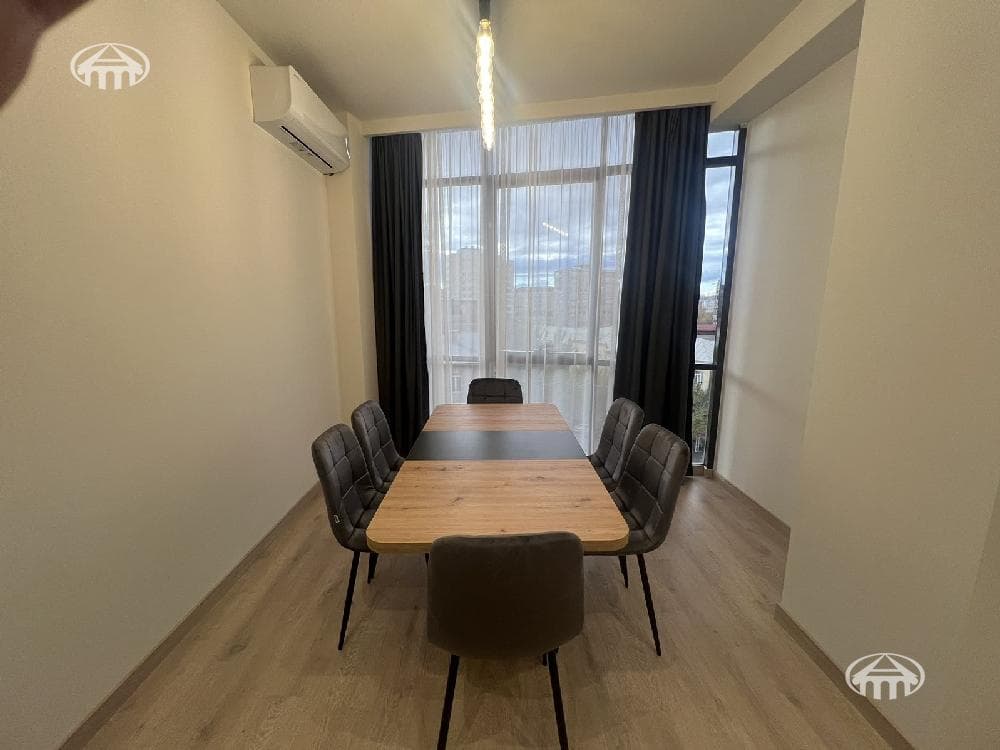 Квартира · 2 комн. · 70 м² · Кентрон