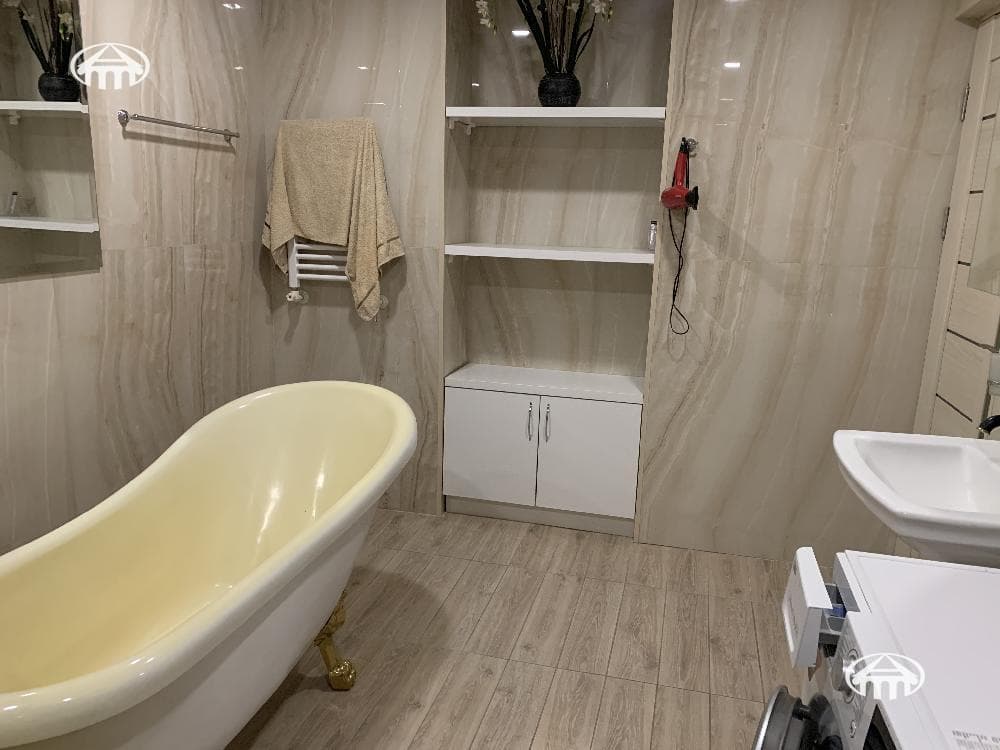 Дом · 8 комн. · 401 м² · Арабкир