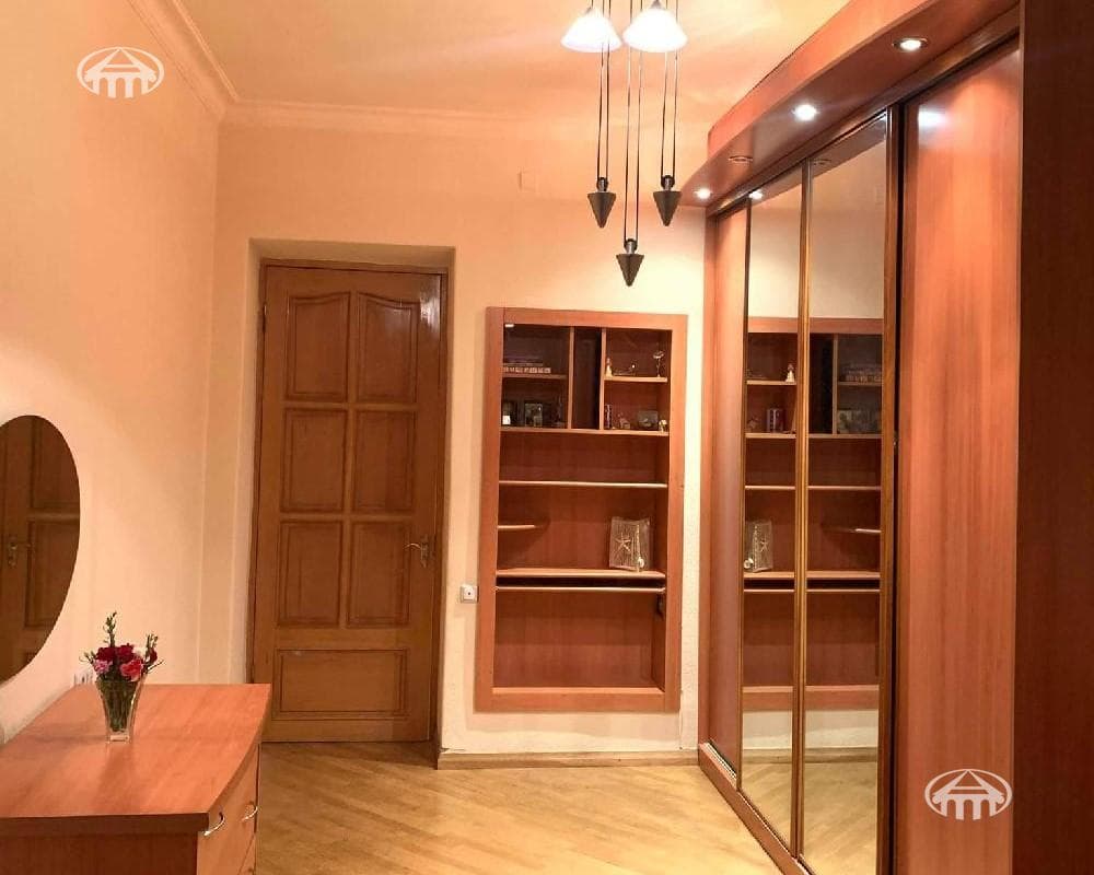 Квартира · 2 комн. · 65 м² · Арабкир