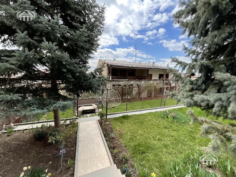 Mansion · 7 rooms · 700 m² · Arabkir