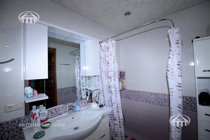 Квартира · 4 комн. · 114 м² · Кентрон