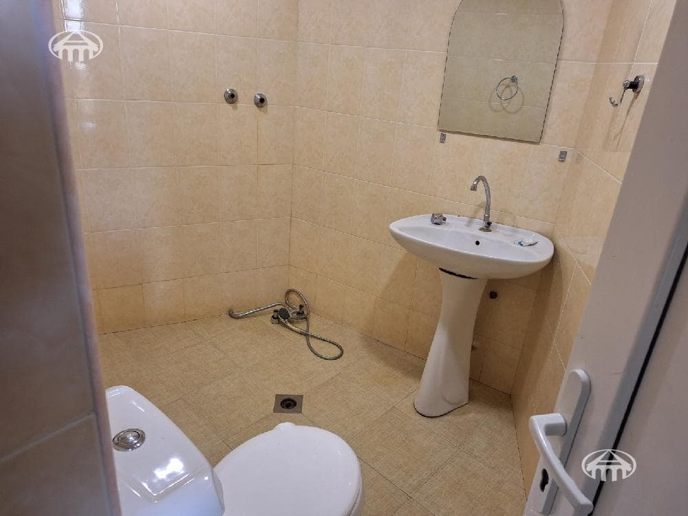 Hotel · 310 m² · Geghadir