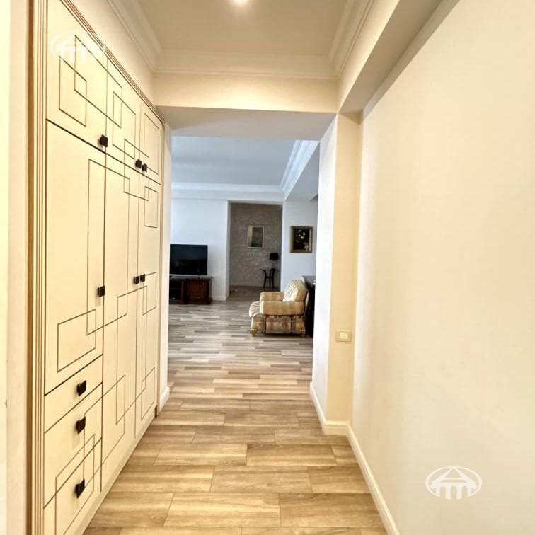 Квартира · 4 комн. · 128 м² · Кентрон