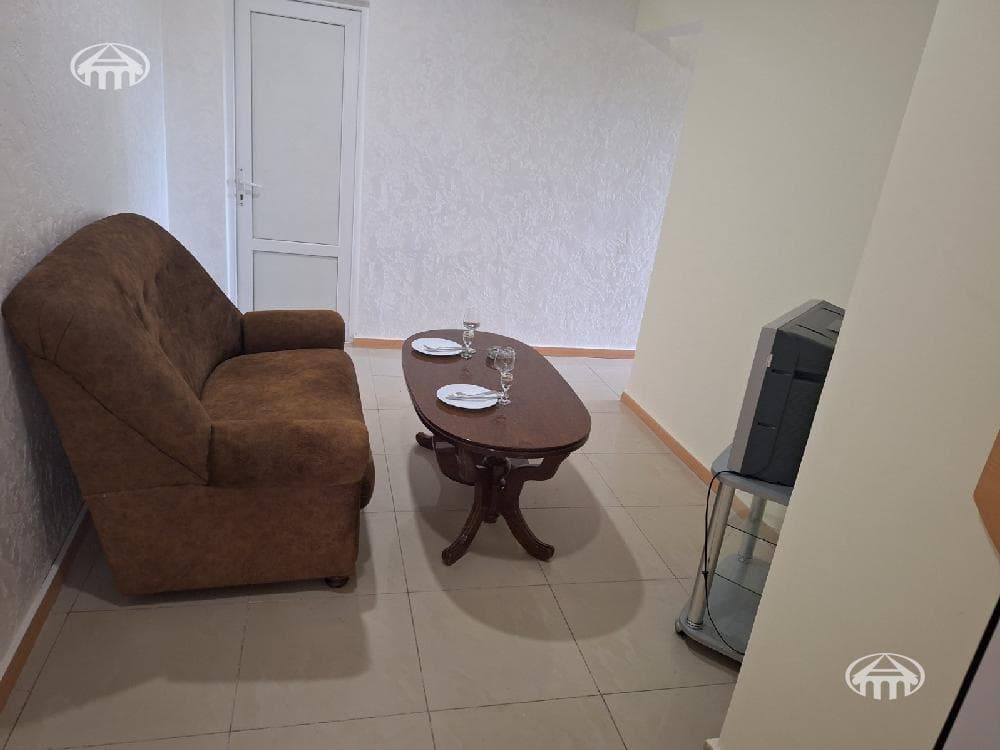 Hotel · 310 m² · Geghadir