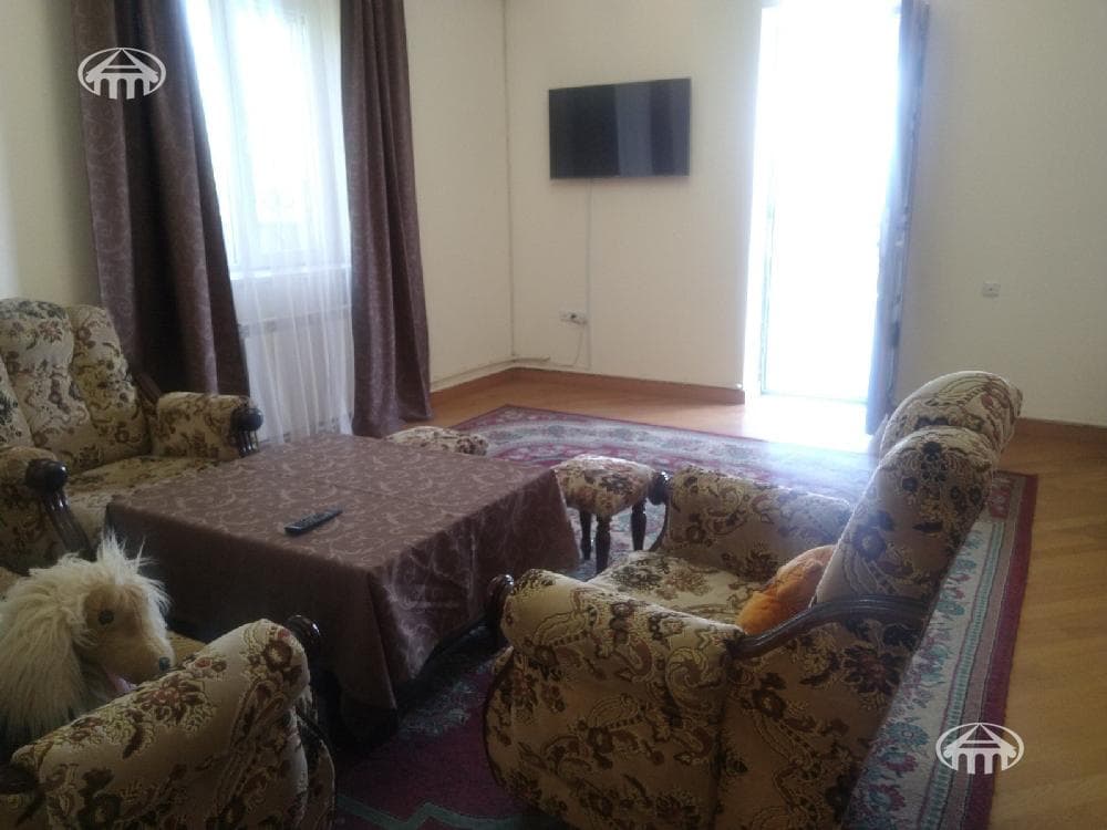 Առանձնատուն · 9 սեն. · 540 մ² · Կենտրոն