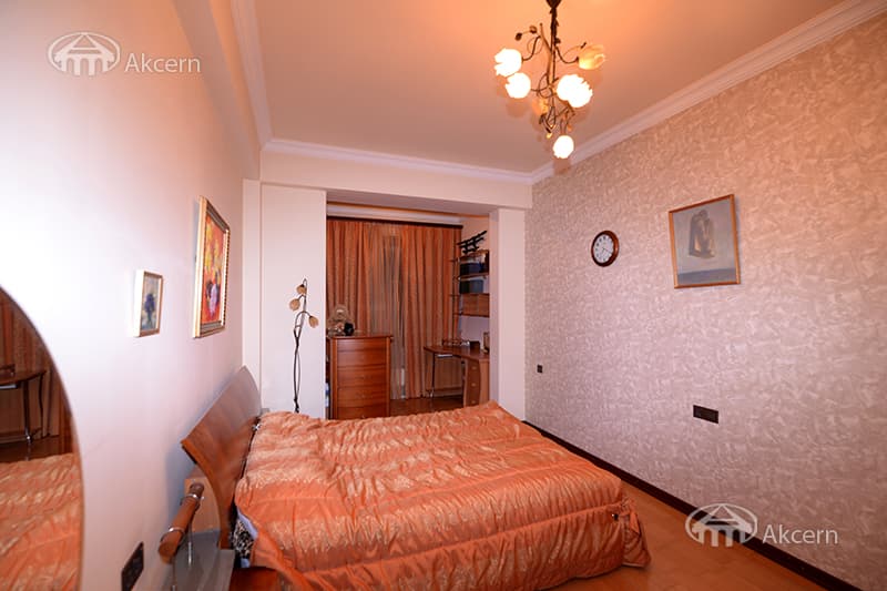 Квартира · 4 комн. · 186 м² · Кентрон