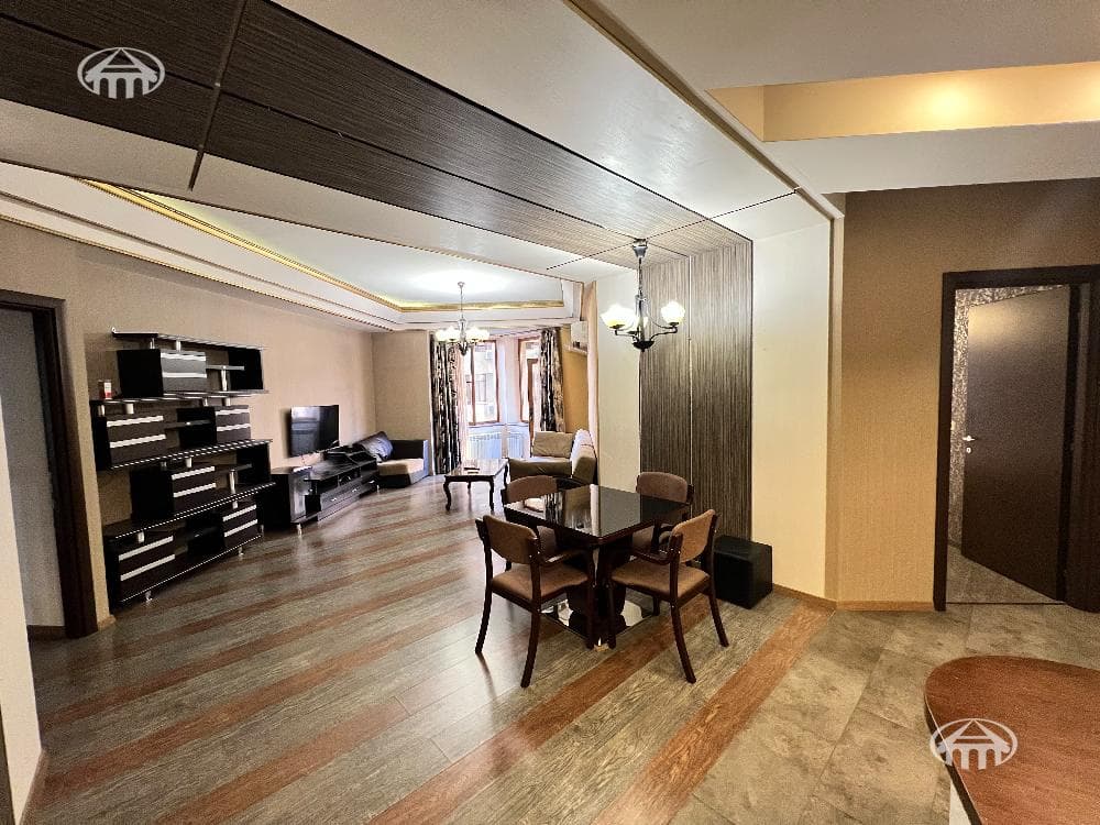 Квартира · 3 комн. · 108 м² · Кентрон