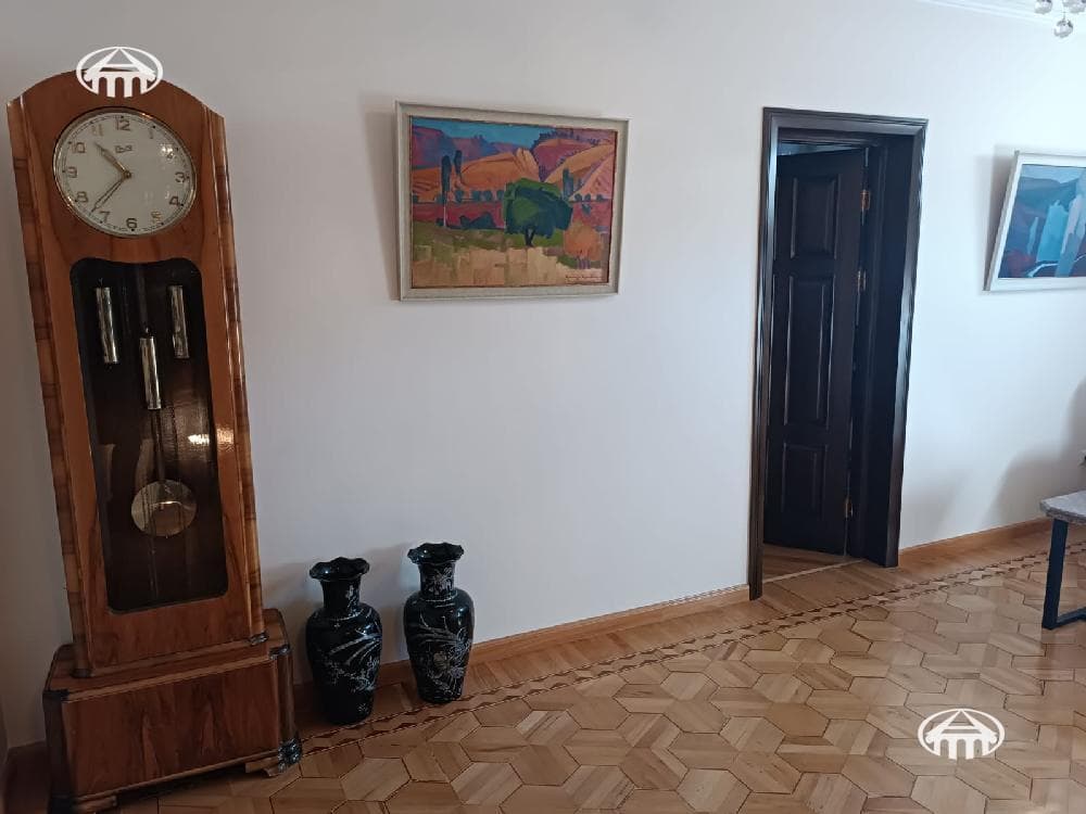 House · 5 rooms · 288 m² · Arabkir