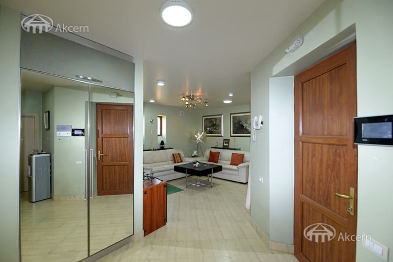 Mansion · 9 rooms · 600 m² · Balahovit