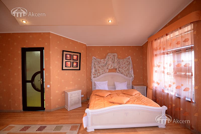Дом · 5 комн. · 540 м² · Кентрон