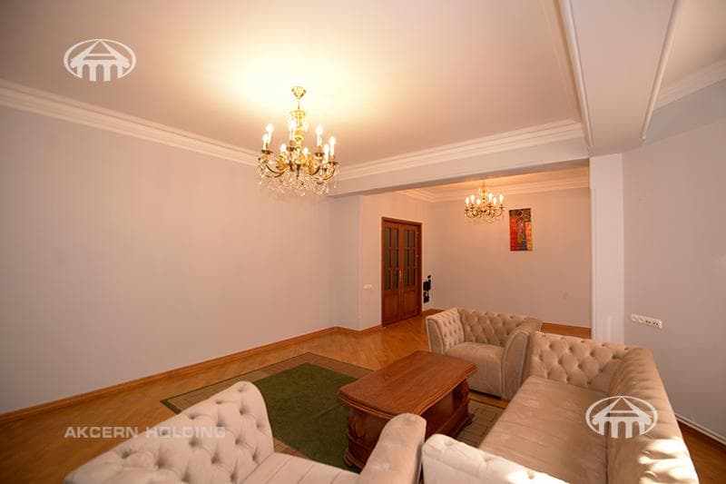 Apartment · 3 rooms · 142 m² · Kentron