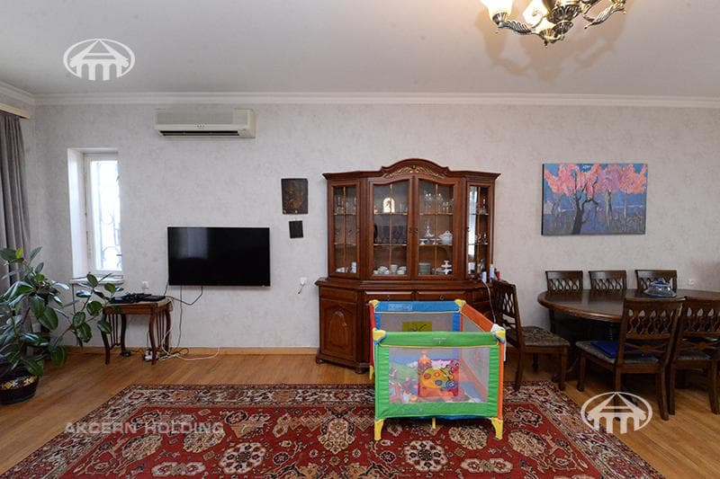 Mansion · 5 rooms · 209 m² · Kentron