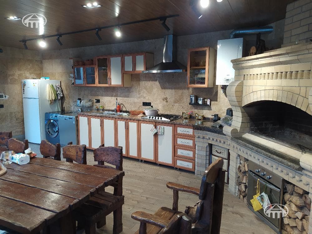 Mansion · 6 rooms · 198 m² · Kanaker-Zeytun
