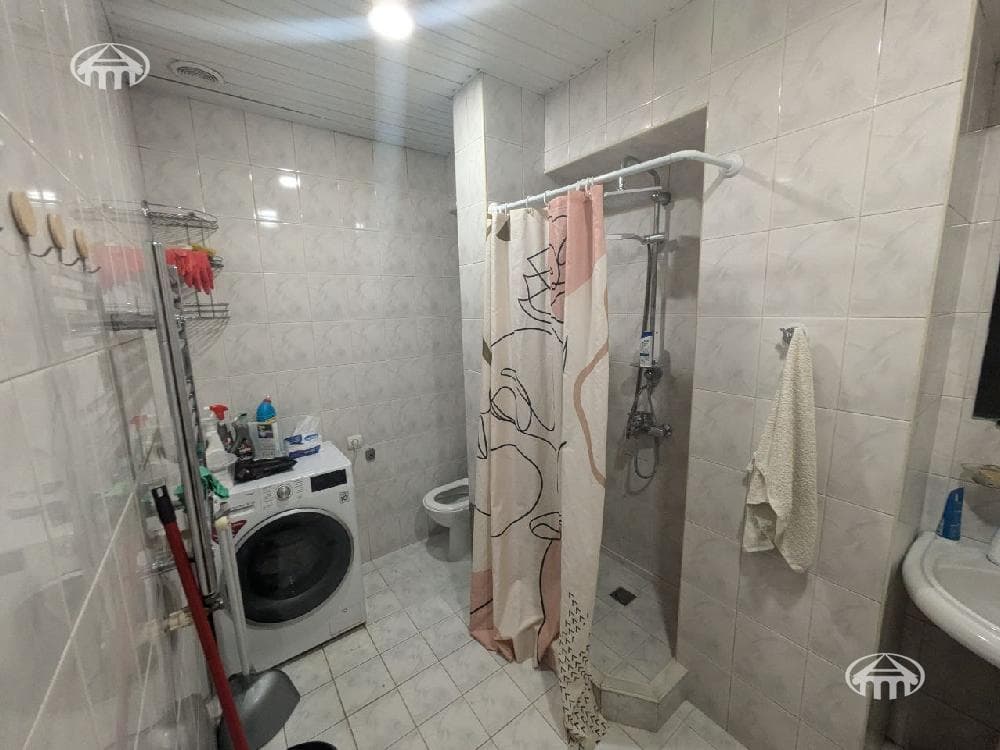 Apartment · 2 rooms · 72 m² · Kentron